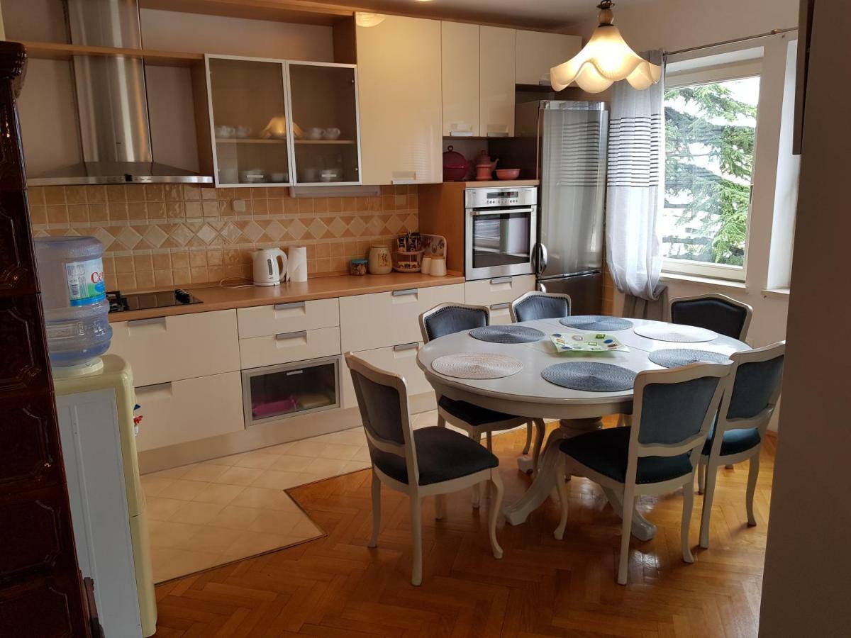 Apartman "Lara" Плоче Екстериор снимка