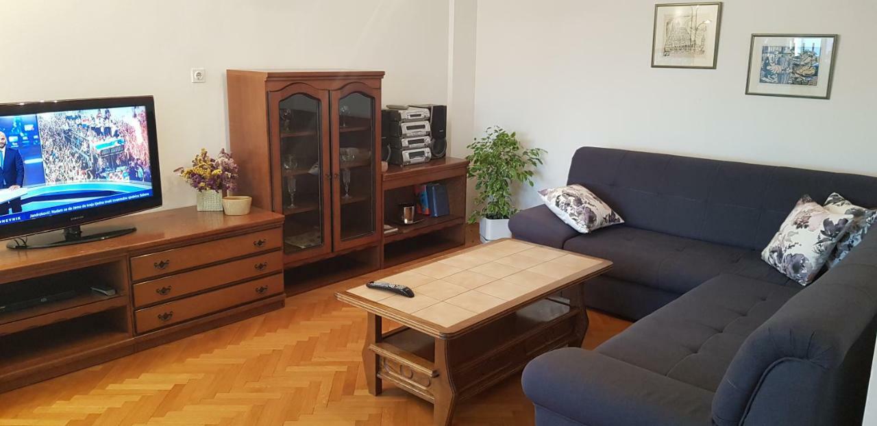 Apartman "Lara" Плоче Екстериор снимка