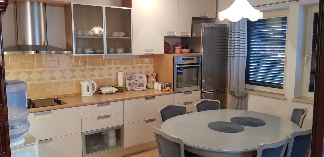 Apartman "Lara" Плоче Екстериор снимка