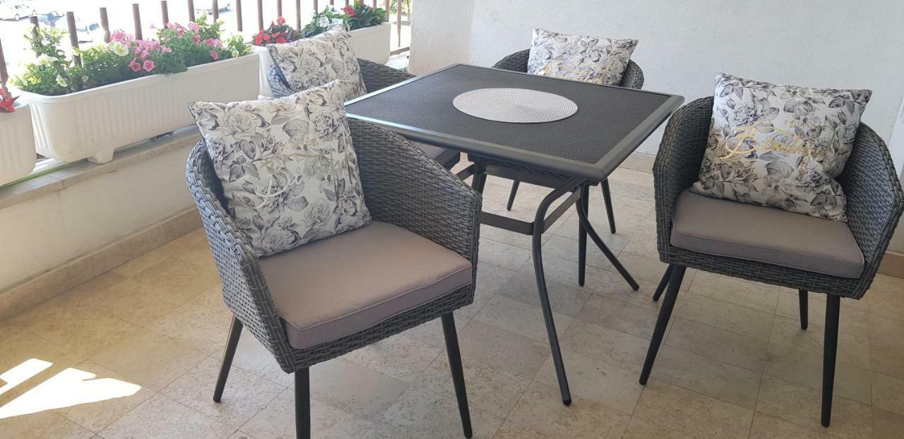 Apartman "Lara" Плоче Екстериор снимка